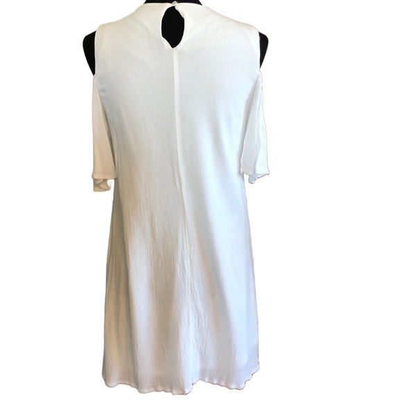 Cold shoulder dress. - Picture 2 of 2